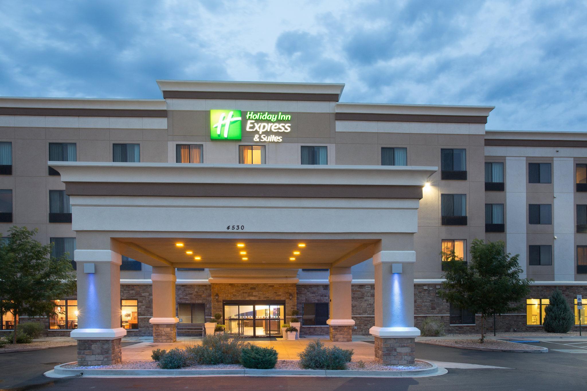 Holiday Inn Express & Suites Pueblo By Ihg Exterior photo